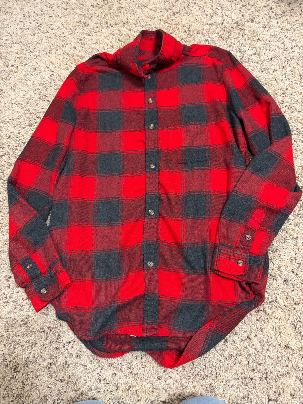 American Eagle Outfitters Red and Black Plaid Button-Down Shirt